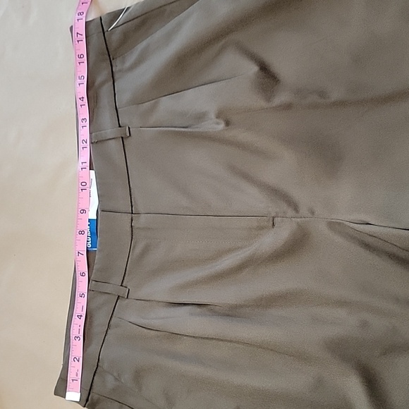 Old Navy Size L Brown "Extra High Rise" Trouser Shorts, NEW with Tag - Picture 3 of 12